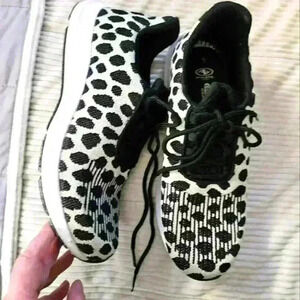 Athletic works Women's Animal Print tennies Size 9 Cream & Black